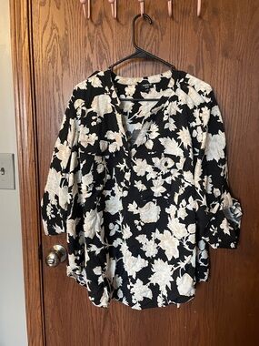 torrid Black and Cream Floral Tunic Blouse